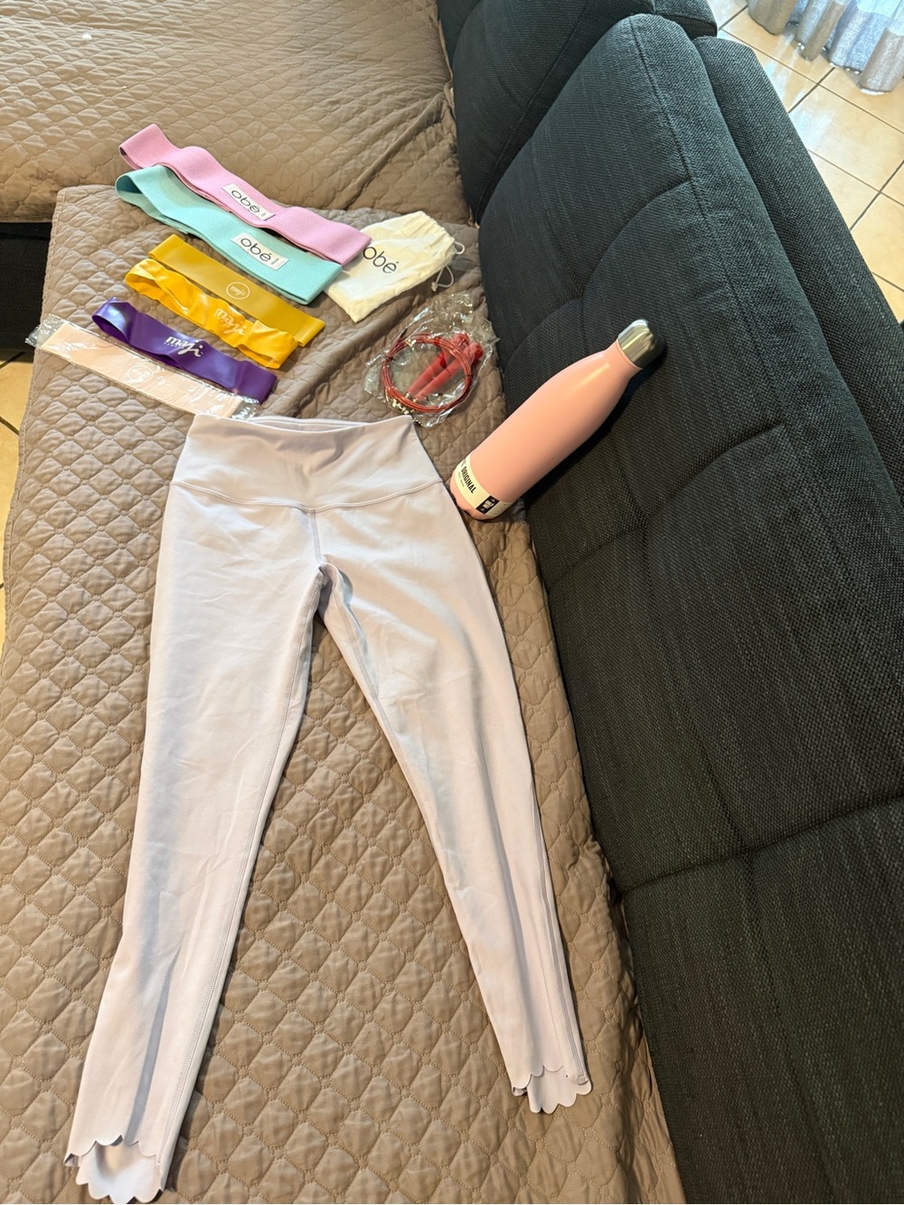 Workout Bundle: Zella Leggings XS, Obé Bands,Maji Bands,Jump Rope & Swell Bottle